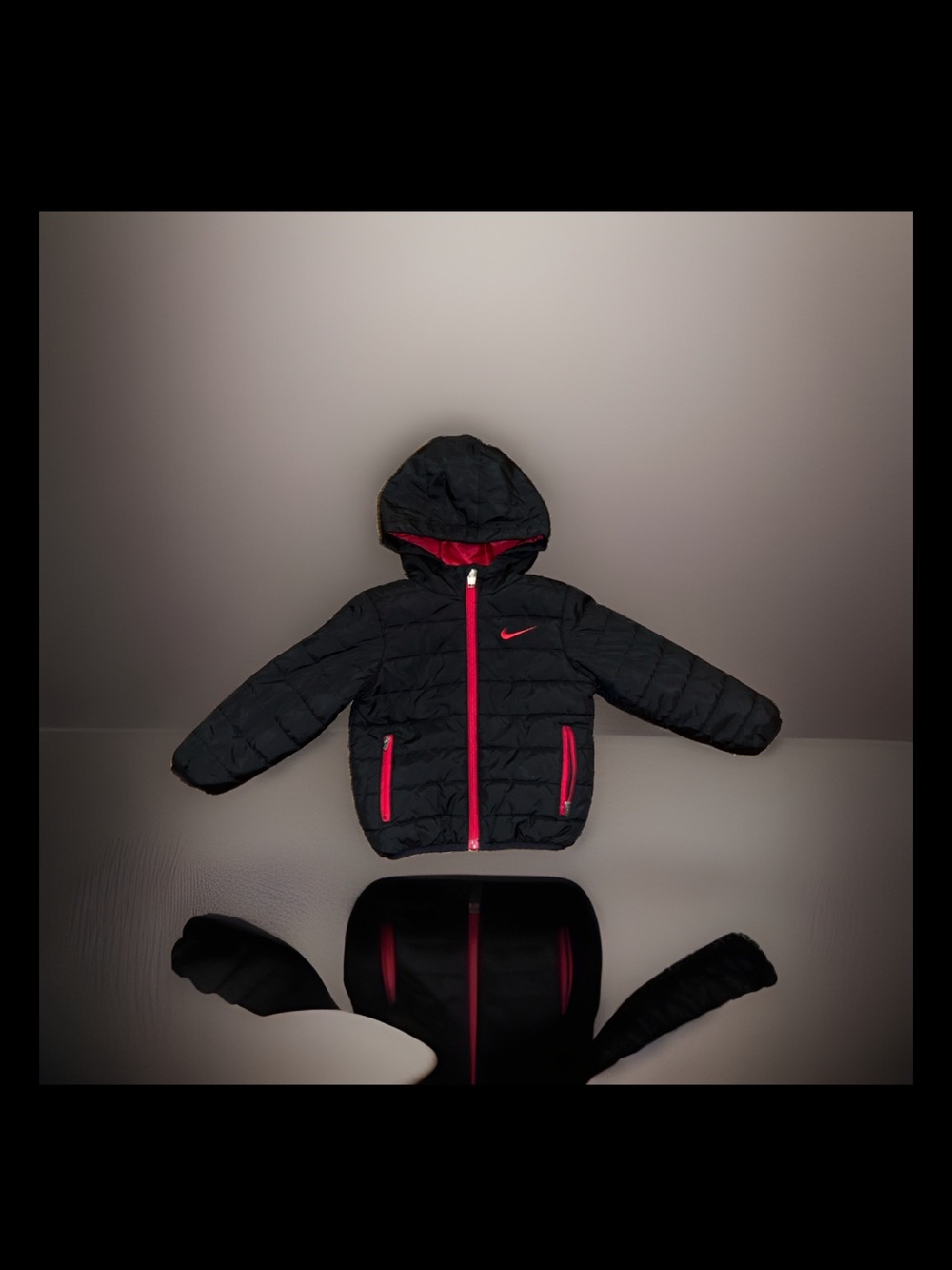 Nike Black Hooded Puffer Jacket W/Red  Interior & Elastic Trim Zip Up Pockets